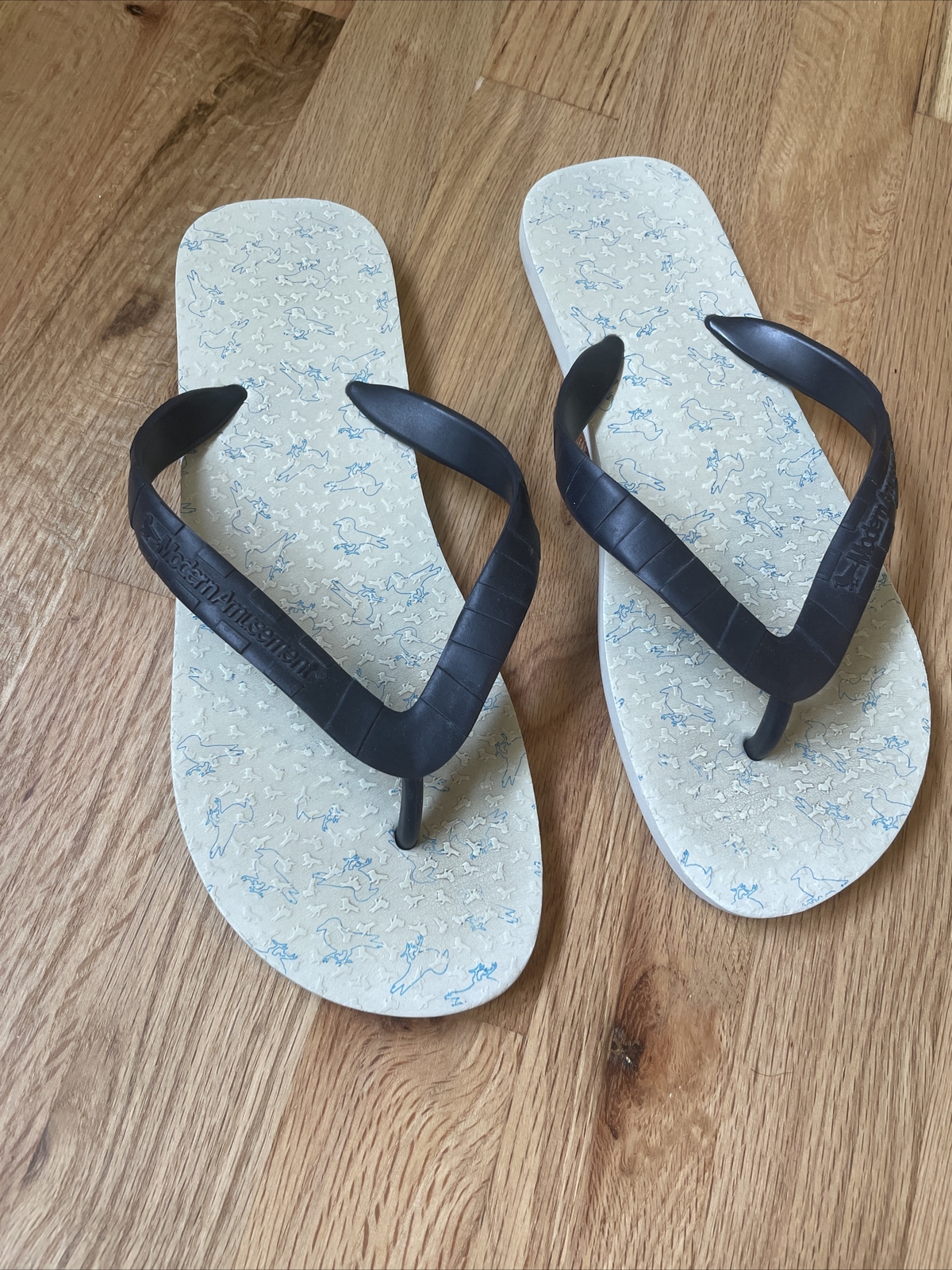 sarraizienne flip flops