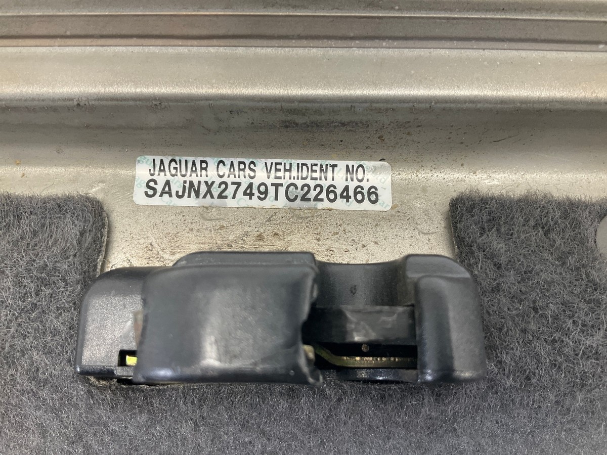 92-96 JAGUAR XJS 2+2 Convertible w/o spoiler Exterior Rear Trunk