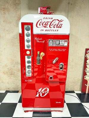 Beautifully Restored Vintage 1950s Vendo 81D Coca-Cola Machine