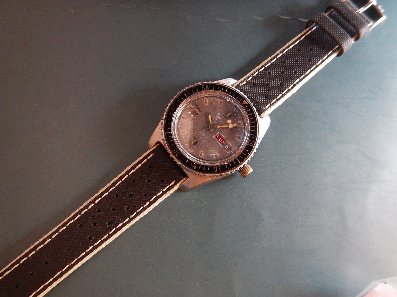 Bracelet montre 20 mm cuir noir style rallye respirant perforé - 2