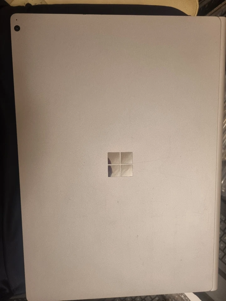 Microsoft Surface Book  13.5" Intel i5-8th Gen.  8GB RAM 256GB SSD - Image 2 of 4