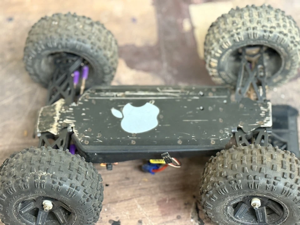 Losi Mini 8ight Buggy 1/14 Fuze Brushless System 1:14 Rc Car - Image 4 of 4