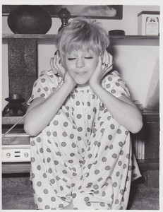 1960 S Vintage Press Photograph Goldie Hawn Rowan Martin S Laugh In Ebay