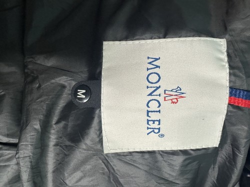 MONCLER BORMES HOODED DOWN VEST - Picture 5 of 7