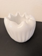 Vtg Fenton?? Pinched Ruffled Rim Milk Glass Ribbed Rose Bowl 4" Planter VGC