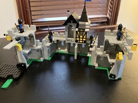 Lego Castle #10039 &ldquo;Black Falcons&rsquo; Fortress&rdquo; (2002), Used, Very Good, Complete