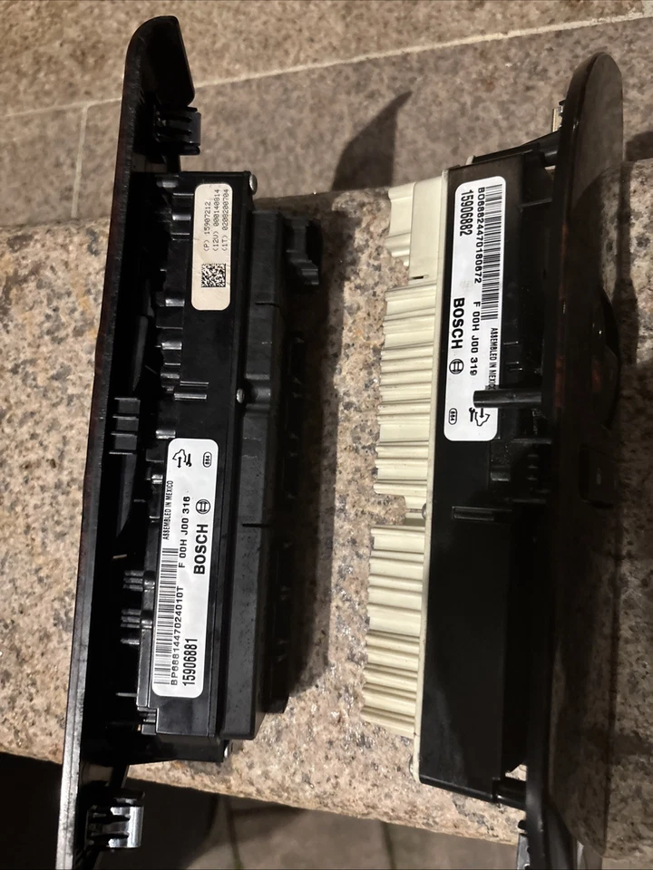 Cadillac Escalade 2007 interruptor de ventana principal (ambos) Foto 2 de 3