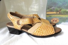 Vtg NIB SAS Leather Sandal Crocodile Pattern Open Toe Beige 8N Made in USA