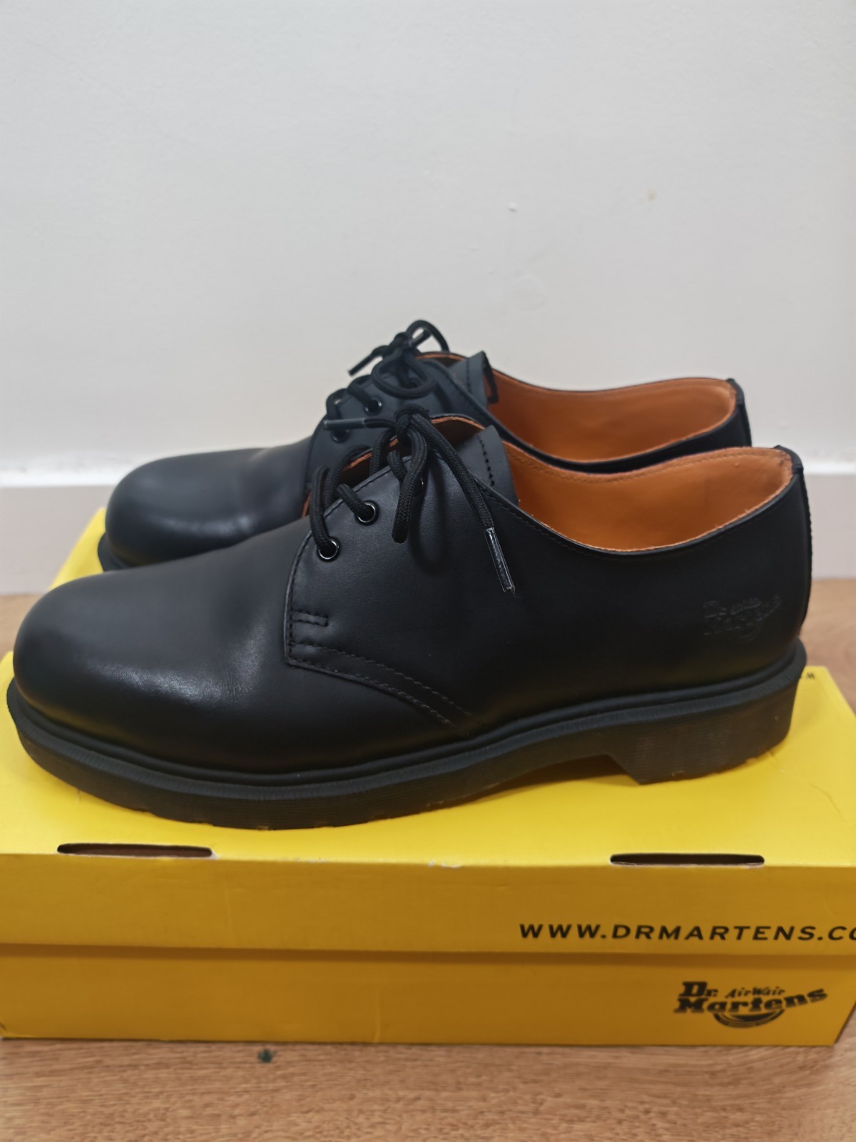 Dr. Martens 8249 Occupational Shoes Black Fine Haircell Leather UK 8 EU 42 image 2