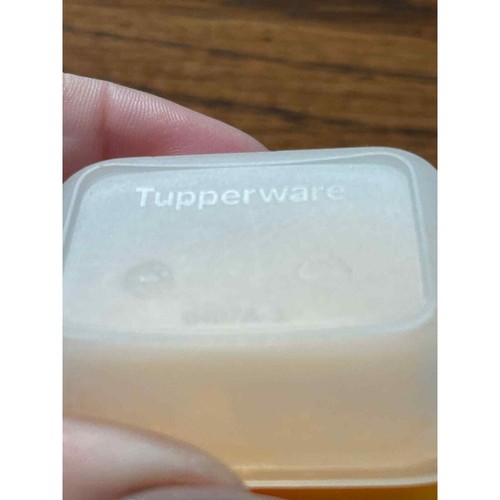 Collectible Miniature Tupperware Keychain - Picture 4 of 6