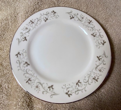 8 Moon Mist Bread Plates, Fine China, Japan, 3000; 6-3/8” diameter; - Picture 2 of 5