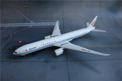 Phoenix AIR CHINA for Boeing B777-300ER B-2043 1/400 DIECAST