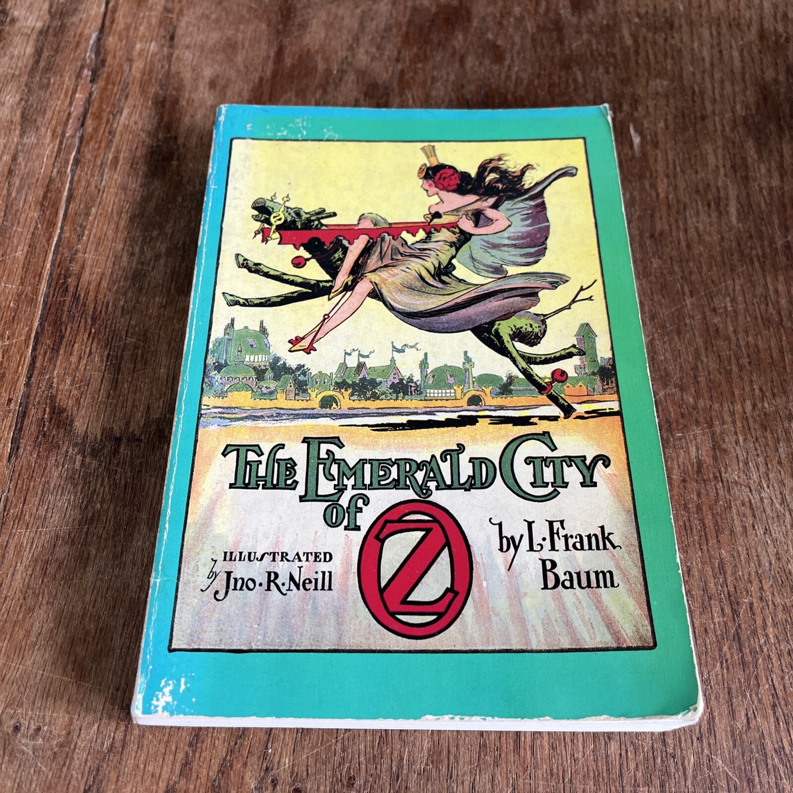The Emerald City of Oz (Dover Children's Classics) by Baum, L. Frank