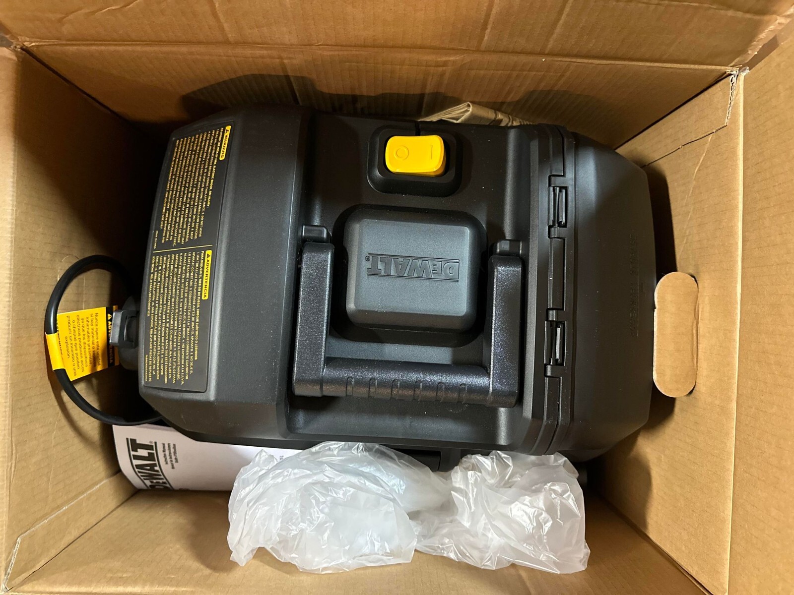DEWALT 4 Gal. Poly Wet/Dry Vac DXV04T eBay