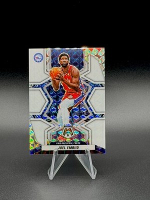 JOEL EMBIID 2021-22 Panini Mosaic #82 White Prizm Mosaic 17/25