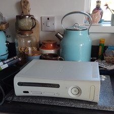 Microsoft Xbox 360 White Console + Wireless Controller, PAL 1080p Internet