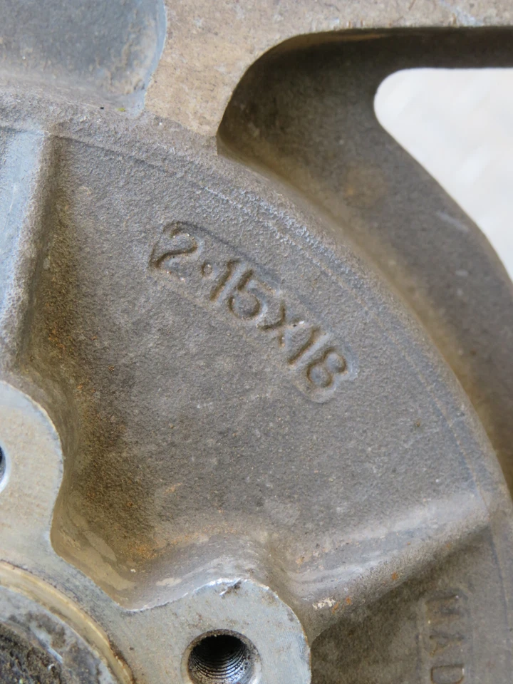 1979 79 SUZUKI GS750EN GS 750EN 750 REAR RIM - Image 3 of 4