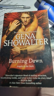 Burning Dawn (Angels of the Dark) von Showalter, Gena | Buch | Zustand gut