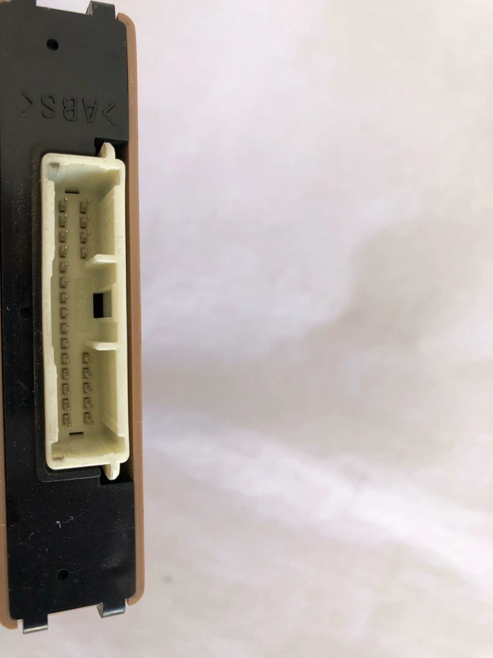 Módulo de controle 2006 - 2009 TOYOTA PRIUS COMPUTER NETWORK GATEWAY 8911147050 M - Imagem 4 de 4