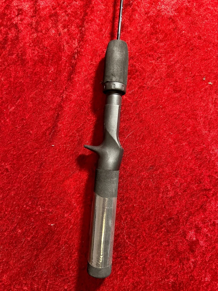 Barra de fundición Shakespeare Ice Dock mediana de 30" y caña para niños Foto 3 de 3