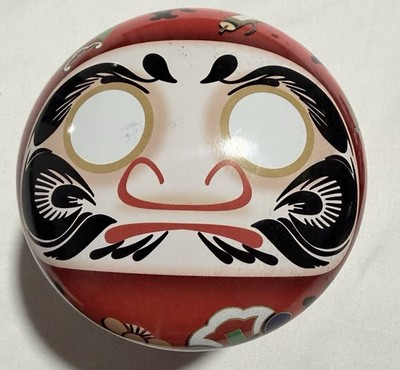 Japanese Red Daruma lacquer-style tea tin container. 100g of Loose Leaf Tea Tin