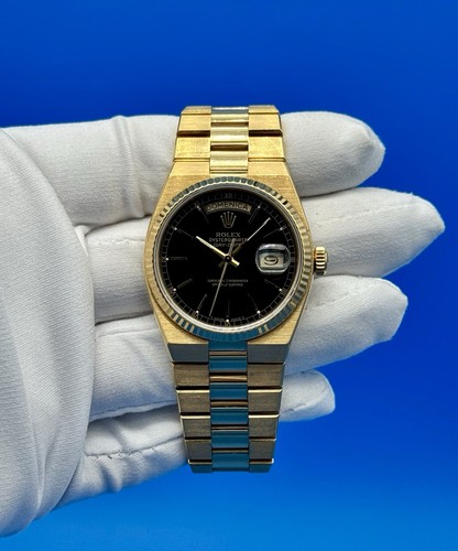 Rolex 19018 President Day Date Oysterquartz 18K Gold 36mm Blac...