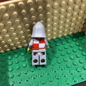 Lego Lion Knight Minifigure cas449 Set 7948 Castle Kingdoms