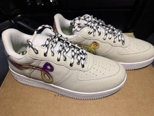 John Geiger GF-01Off-White Pebbled Leather