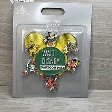 DISNEY PARKS Mickey and Friends Cartoon Pals Magnet Daisy Donald Minnie Pluto