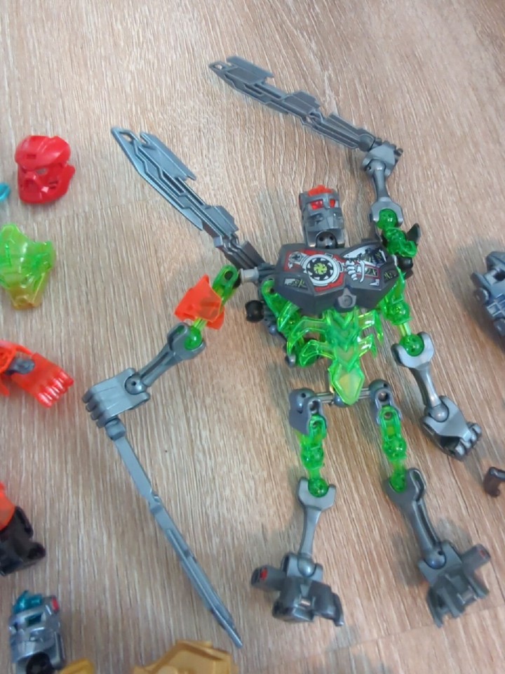 LEGO BIONICLE : Lesovikk 8939 set incomplet figurine complet