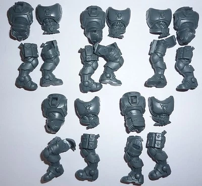 GAMES WORKSHOP Warhammer 40K Space Marines Primaris Reivers busto e gambe x 5 [pezzi]