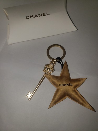 CHANEL Bag CHARM / KEYCHAIN Gift with Purchase /VIP/Novelty - Picture 2 of 4