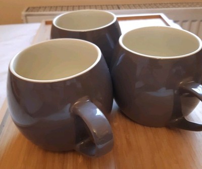 RAYWARE HUG MUGs ~ TAUPE/BEIGE 3 große Tassen unbenutzter Zustand