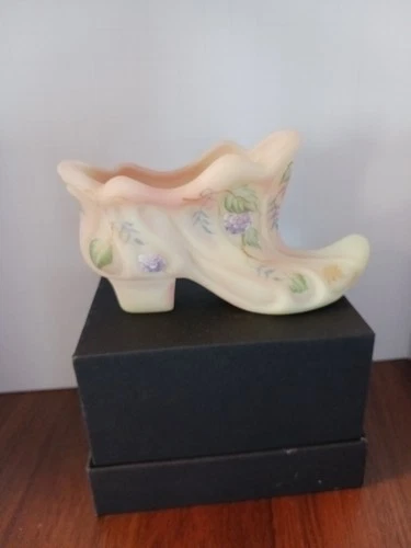 Fenton Pink Burmese Slipper