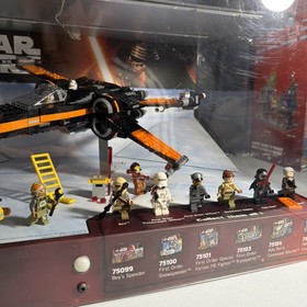 Walmart Disp. Star Wars Lego Poe Dameron&rsquo;s X-wing Fighter 75102 + 8 Sw Lego Figs