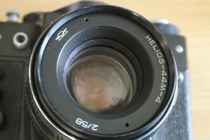 HELIOS-44M-4 F2 58mm LENS + ZENIT 12XP 35mm Camera