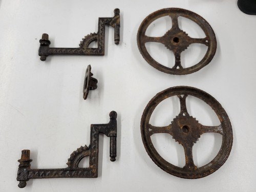 ANTIQUE CAST IRON KEROSENE LAMP AESTHETIC WALL SCONCES. MISSING 1 MOUNT - Picture 2 of 8