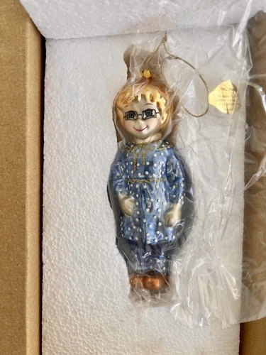 MRS. BEASLEY Doll Family Affair 5" Glass Heirloom Ornaments by Ashton Drake