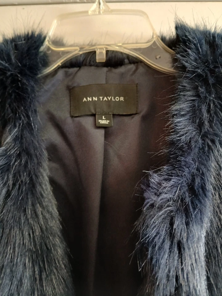 Abrigo de piel sintética Ann Taylor negro azulado frente abierto talla grande Foto 3 de 4