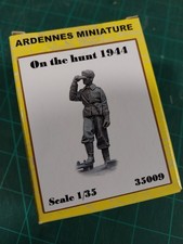 Ardennes models  1:35 scale WW2 German soldier resin model kit  1944