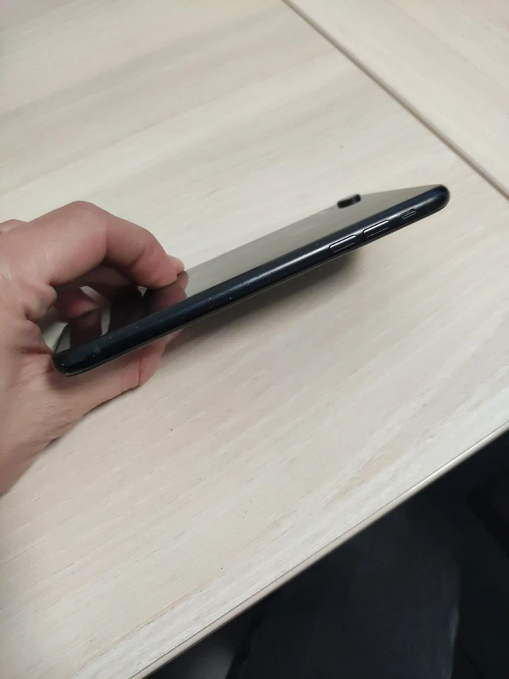 Iphone xr 64 gb usato senza accessori col. NERO - Immagine 3 di 4