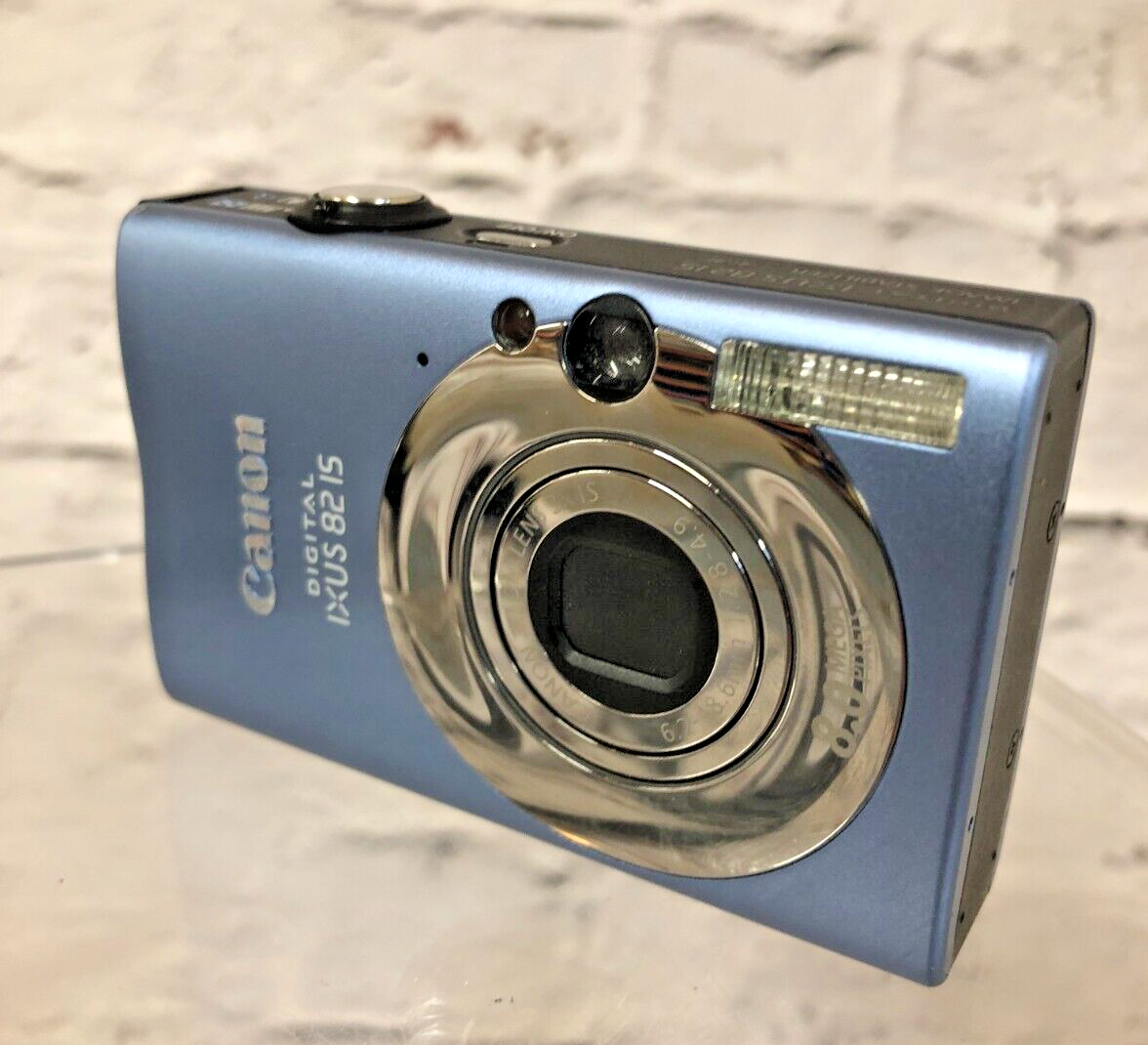 Canon Ixus 821S Digital 8.0MP Camera Blue, in a Canon WPDC22