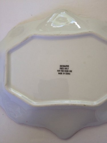 Vintage Floral Plate with Heart Shape Handles 9-inches Decorative Use Only China - Picture 3 of 4
