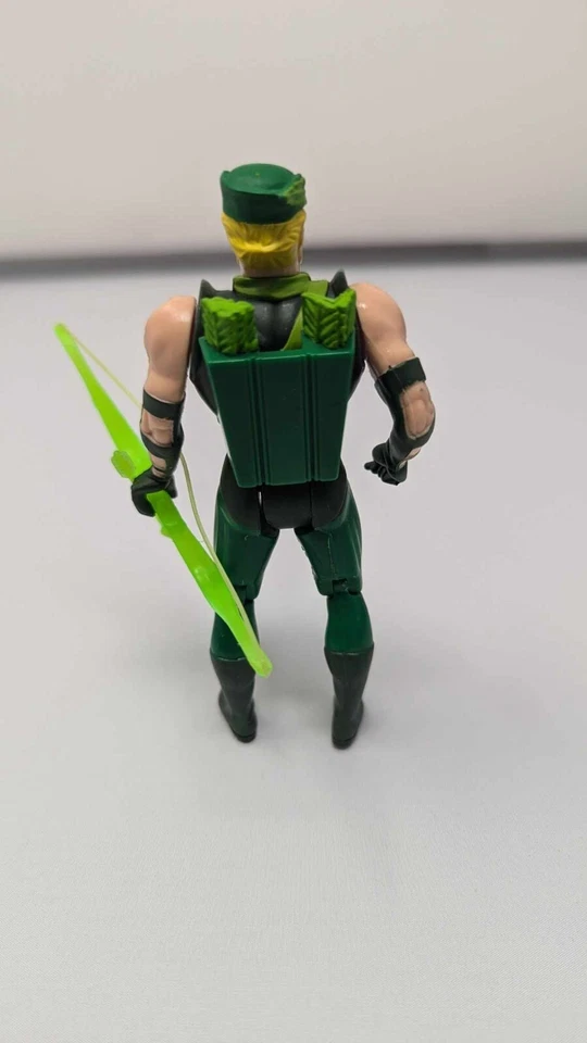 1985 Kenner DC Super Powers Green Arrow Action Figure With Bow, String & 1 Arrow - Image 4 of 4