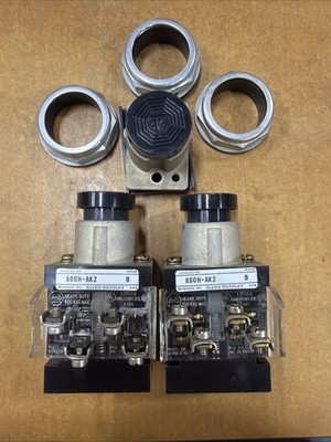 Allen Bradley 800H-AK2B Lot Of 2 With Extra Parts - Used