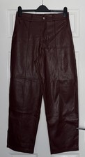 PRETTYLITTLETHING PETITE FAUX LEATHER CENTRE SEAM SPLIT HEM WIDE LEG TROUSERS 10