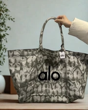 ALO Yoga Large Gray Tie-Dye Canvas Tote Bag – Cotton Travel & Gym Carry-On – NWT