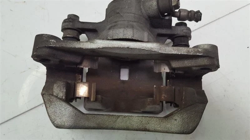 Caliper REAR Driver Left 2018 Subaru WRX - Изображение 2 из 4