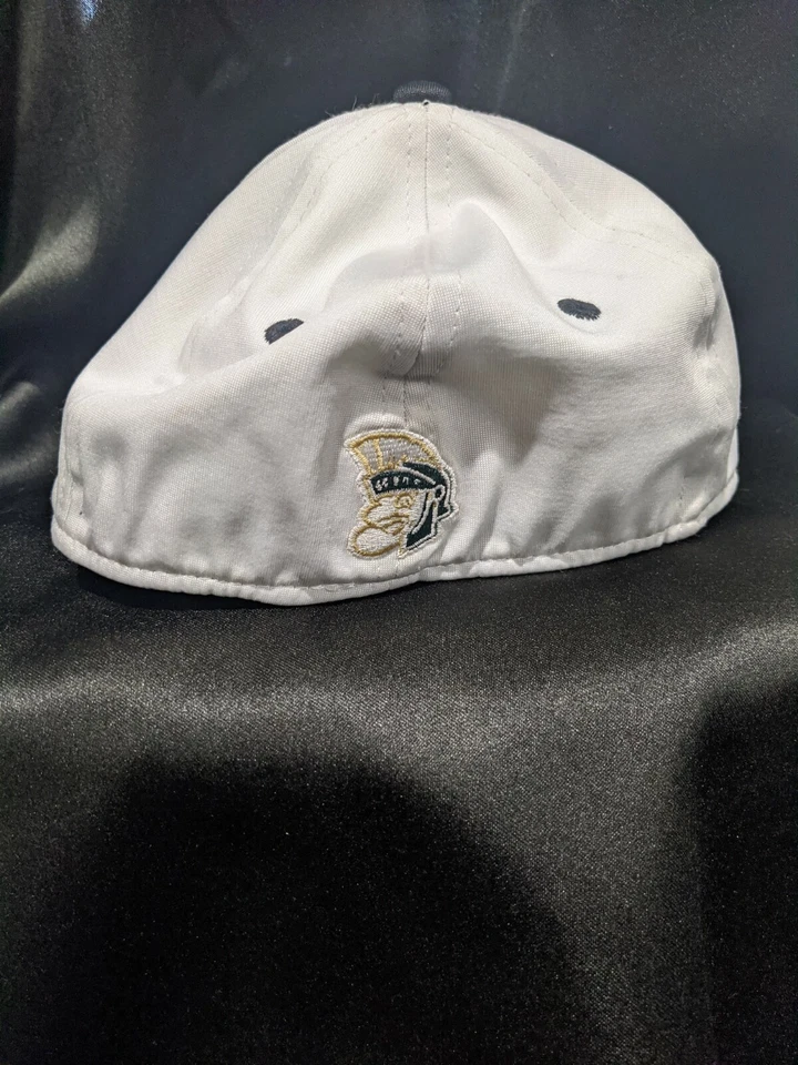 GORRA DE BÉISBOL UNIVERSIDAD DE NOTRE DAME Talla 7 1/4-7 3/8 o Grande Blanca y Negra Foto 3 de 4