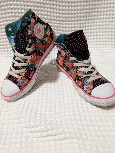 black converse junior size 4